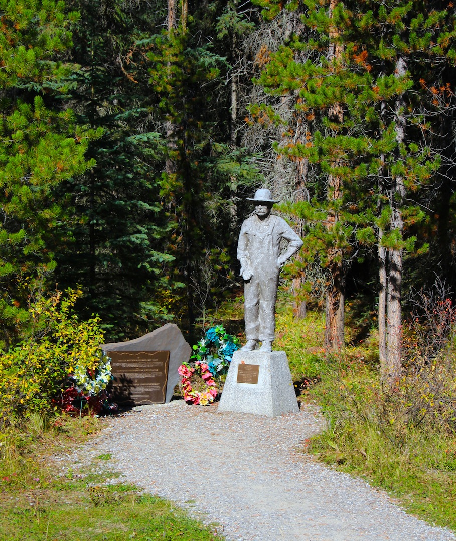006 – Memorial Along Bow Valley Parkway