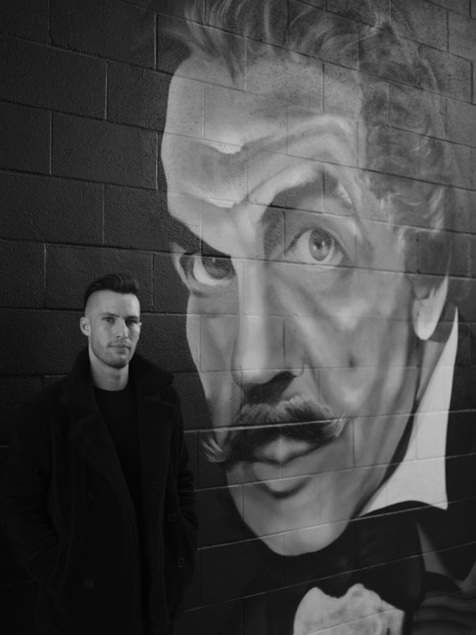 Mike Thorn Chilling with Vincent Price outside Oak Tree Tavern. Photo credit Robert Boschman.