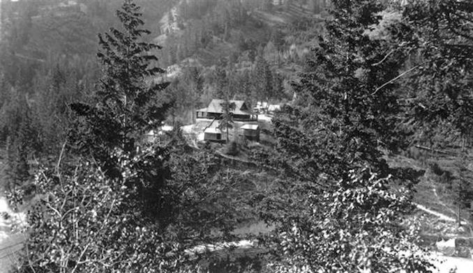 1920-1930-Banff Windemere Road