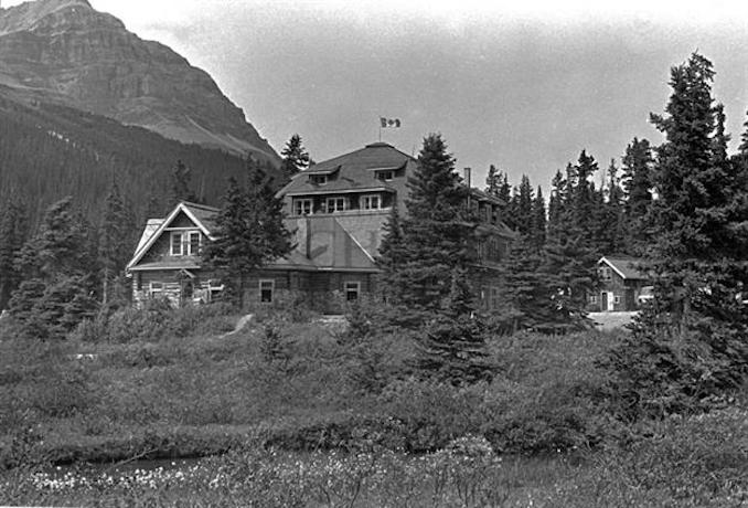 1983-August 6-Num-ti-jah Lodge, Banff National Park