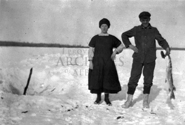 Ice Fishing Old School 