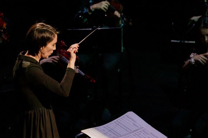 Janna Sailor: From Violinist to Conductor, Pioneering Change Through Music