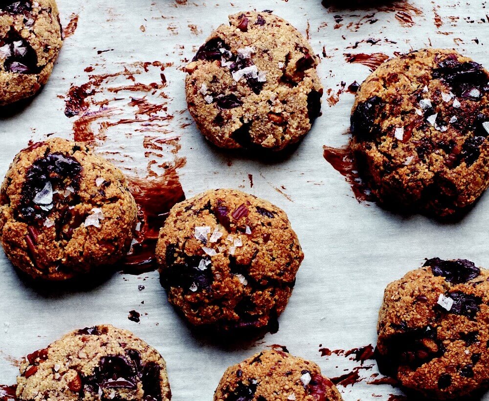 Recipe for Gut-Friendly Dark Chocolate Pecan Cookies