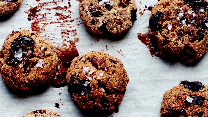 Recipe for Gut-Friendly Dark Chocolate Pecan Cookies