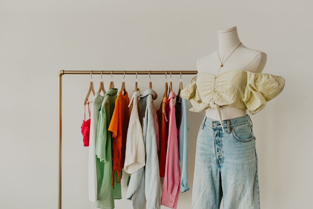The Clothing Bar