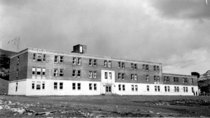 Old Photographs from the Crowsnest Pass Area (1897-1957)