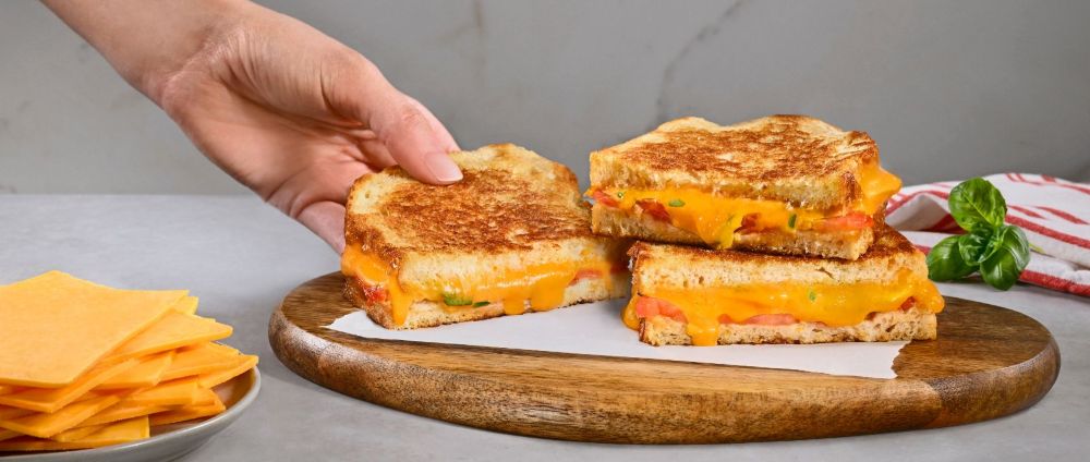 Recipe for Grilled Cheese with Tomato and Fresh Herbs